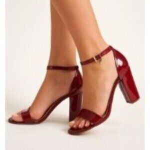 Guess Size 9.5 Womens Deep Red Patent Leather Block Square Toe Heel Sandals